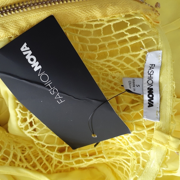 FASHION NOVA  Beautiful Butterfly Crochet Romper - Picture 8 of 9